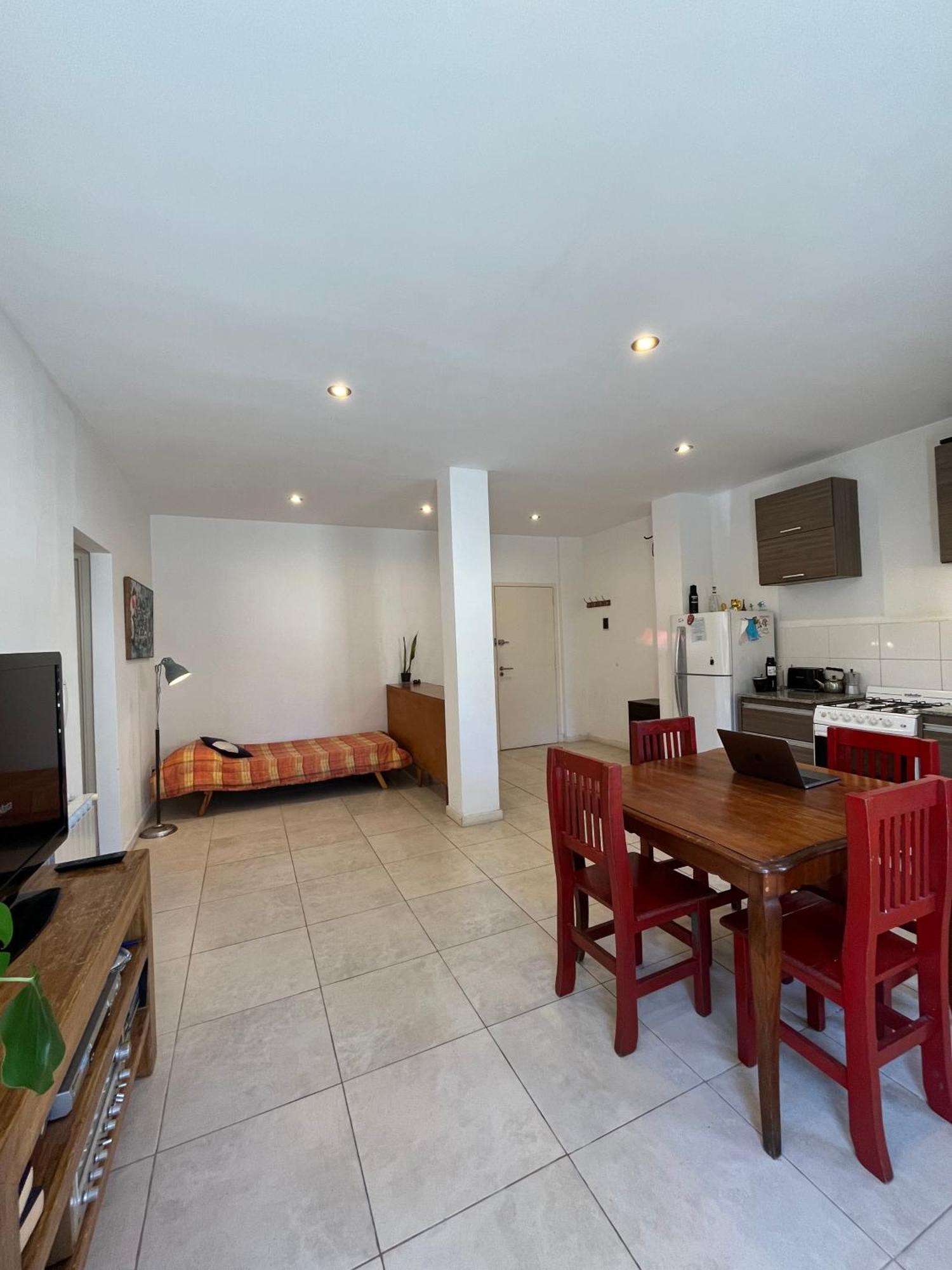 Amplio Y Conformatable Departamento Planta Baja En La Perla Con Cochera Y Patio * Mar del Plata