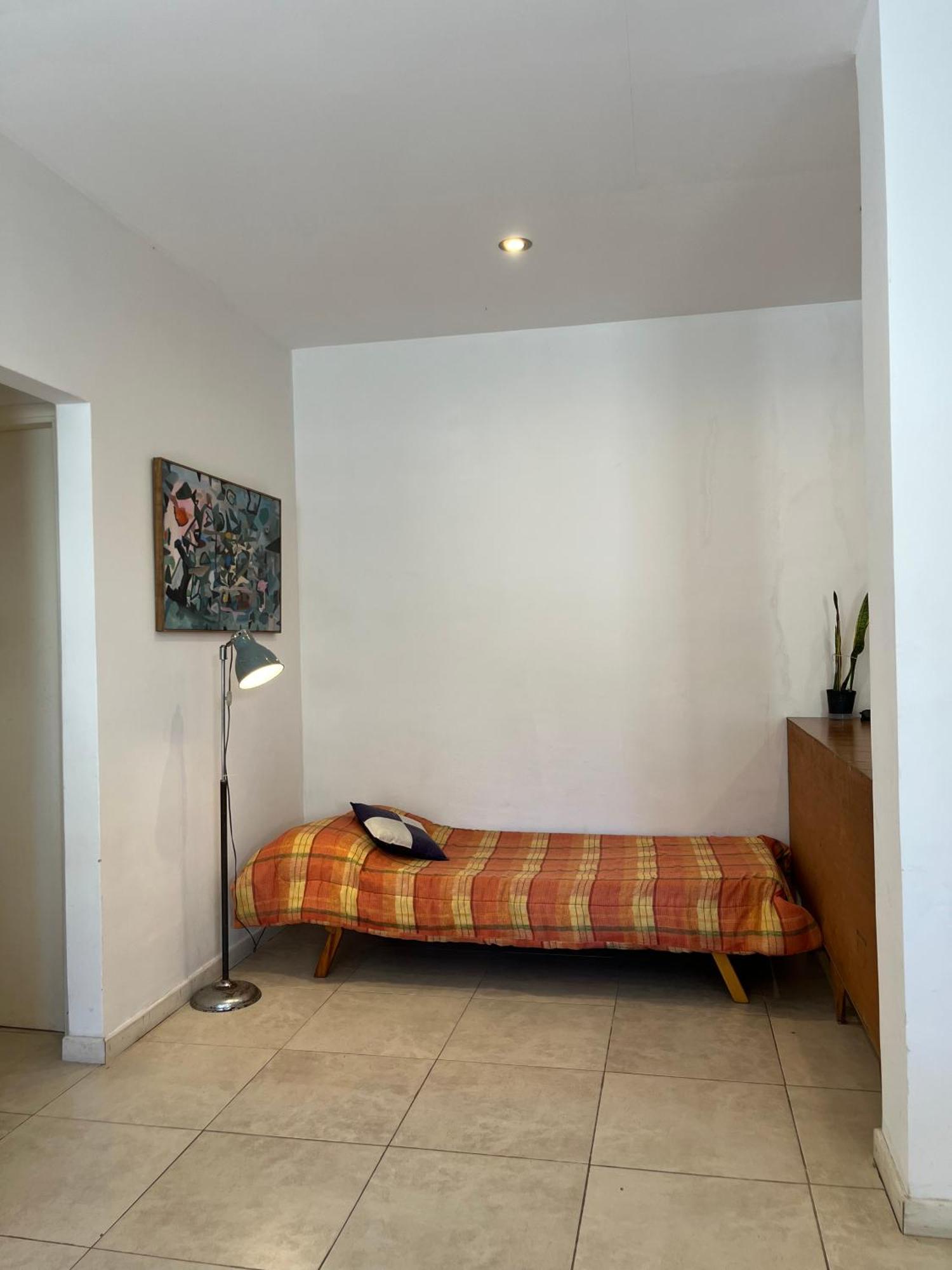 Apartamento Amplio Y Conformatable Departamento Planta Baja En La Perla Con Cochera Y Patio