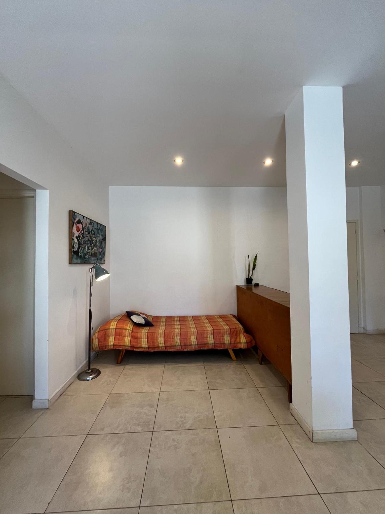 Amplio Y Conformatable Departamento Planta Baja En La Perla Con Cochera Y Patio Apartamento Mar del Plata
